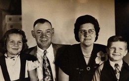 Bi kịch những đứa trẻ trong bức ảnh 'mẹ bán con': Bị cưỡng bức đến chửa hoang, bị bạo hành đến loạn trí, thành kẻ nguy hiểm cho xã hội