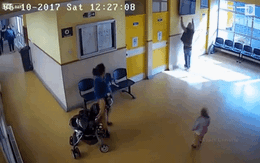 Đưa vợ con đi khám, chồng thực hiện một 'phi vụ' không ngờ ngay trước mặt con gái