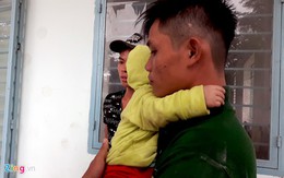 'Thấy em động đậy dưới tấm bê tông mà tôi không cứu được'