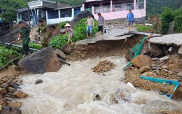 Sạt lở kinh hoàng ở Nha Trang: Những chuyện đau lòng tưởng chỉ thấy ở... trên phim