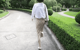 Chú ý chi tiết này khi chọn chân váy kẻ midi, phong cách của bạn sẽ được phong hạng 'đỉnh cao'