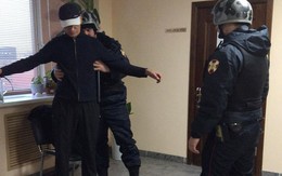 Đột nhập vào văn phòng lấy tiền, trộm lăn ra ngủ vì mệt