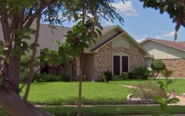 Không an tâm khi gửi con 6 tháng tuổi, bố gắn camera vào ghế ngồi, phát hiện điều đau lòng