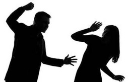 Nữ thư ký tòa bị hành hung khi đi đưa giấy triệu tập ly hôn