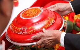 Nhà trai đỏ mặt bỏ về sau lời thách cưới của nhà gái