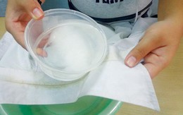 “Tống tiễn” vết ố vàng trên cổ áo nhanh gấp 3 xà phòng với thứ nhà nào cũng sẵn