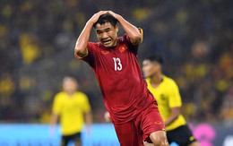 Trang Trần lên tiếng cực gắt về những fan cuồng 'ném đá' Đức Chinh sau nhiều bàn thắng hụt với Malaysia