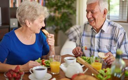 Bác sĩ chỉ 6 nguyên tắc bất di bất dịch về dinh dưỡng để người cao tuổi luôn khỏe mạnh