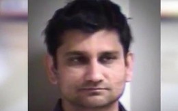 Ngồi cạnh vợ vẫn sờ soạng người mẫu trên máy bay, lãnh 9 năm tù