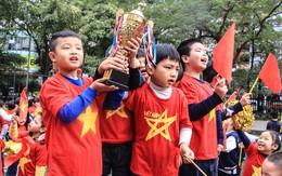 Hàng nghìn học sinh “tiếp lửa” ĐT Việt Nam trước trận chung kết AFF Cup