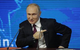 Bị phóng viên bất ngờ hỏi 'bao giờ cưới vợ', ông Putin hóm hỉnh tiết lộ 'chuyện trọng đại'