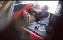 Quay cặp đôi sờ soạng giữa quán cafe rồi tung lên mạng, nam thanh niên Indonesia gặp họa nhớ đời