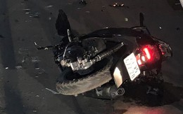 Xe máy đấu đầu ôtô chở công nhân, 2 người chết