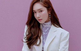 Chỉ là blazer trắng mà có cả chục cách mix khác biệt, Jessica Jung quả xứng danh 'cao thủ mặc đẹp'