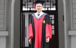 Người đàn ông chăn vịt trở thành tiến sĩ sau 20 năm phấn đấu