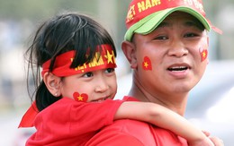Cổ động viên đưa con nhỏ đến Mỹ Đình "tiếp lửa" thầy trò Park Hang-seo
