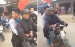 Được ô tô đưa đón nhưng khi thấy bố chạy xe máy cũ mèm theo, thủ môn U23 Việt Nam đã lao ngay xuống để được đi với bố về nhà