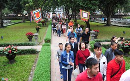 Người dân háo hức khai hội xuân Văn Miếu ngày mùng 2 Tết