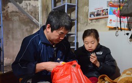 Người bố hơn 3 năm quên Tết, mải miết chạy xe ôm và gánh hàng phở để kiếm tiền chữa bệnh cho con gái