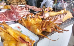 Thịt "thú rừng" rẻ như bèo la liệt bên lối vào hội chùa Hương