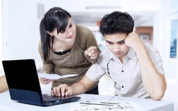 Những anh chồng học cao vẫn bị vợ 'dìm' vì lương thấp