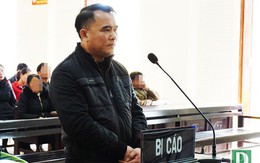 Nguyên thiếu tá công an hầu tòa vì lừa "chạy" trường, "chạy" việc