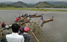 Khám nghiệm thi thể bé gái 11 tuổi nổi trên sông nghi kẻ xấu hãm hại