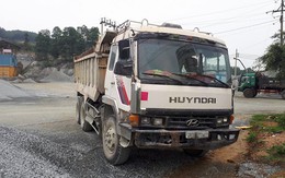 Xe chở đá nghi tự trôi tông chết 1 người, 2 bị thương