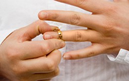 Khó tin chuyện đòi tiền làm vợ, đòi ly hôn vì chồng quá yêu con