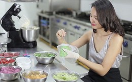 Hoa hậu Hương Giang làm bánh kem mừng sinh nhật con gái