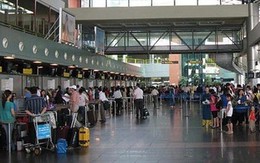 Phát hiện 4 khẩu súng, 650 viên đạn của khách tại sân bay Nội Bài