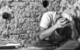 Người cha "đẩy" con vào tù mong cách ly "cái chết trắng"