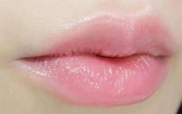 Môi hồng tự nhiên như đánh son không khó, chị em cứ làm theo 4 công thức sau là được!