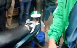 Hà Nội: Không may để chiếc khăn cuốn vào xích xe máy, vị khách đang mang bầu chỉ biết khóc vì bị bắt đền 700.000 đồng