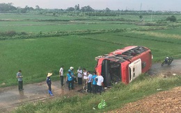 Hà Nội: Xe khách gặp nạn trên cao tốc Pháp Vân, nhiều người trọng thương
