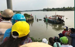 Thi thể thanh niên bị phân hủy nổi trên sông Sài Gòn