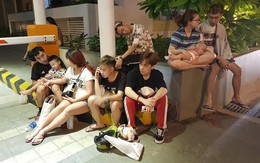 Vợ chồng Only C bế con chạy khỏi chung cư Parc Spring bị cháy