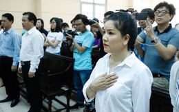 Ngọc Trinh lại ra tòa cùng Nhà hát kịch TP.HCM