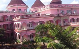 Xuất hiện ngôi trường hồng rực như “lâu đài Hello Kitty” ngoài đời thực ở Đắk Lắk