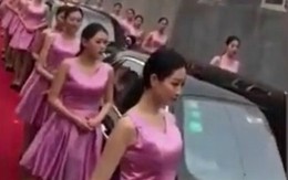 Chú rể thuê trực thăng và siêu xe đón dâu náo động xóm nghèo