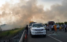 8 ôtô biến dạng sau tai nạn do khói trên cao tốc Long Thành