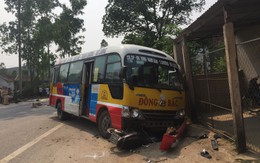 Tai nạn thảm khốc: Xe buýt tông 2 xe máy, 5 người thương vong