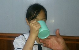 Hải Phòng: Phẫn nộ giáo viên phạt học sinh uống nước giẻ lau bảng