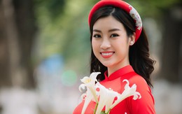 Nhan sắc chuẩn "gái Hà thành" của Đỗ Mỹ Linh với áo dài và loa kèn tháng 4