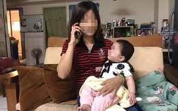 Bảo mẫu vừa xem điện thoại vừa vỗ bình bịch lên ngực bé 8 tháng gây sốc