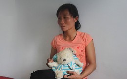 Bị bố mẹ chồng đuổi không cho lại gần con trai, người mẹ trẻ gửi đơn cầu cứu suốt 2 năm mới được đón con về