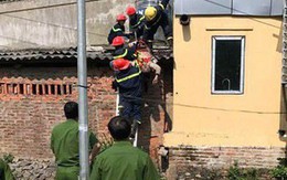 Nam thanh niên 18 tuổi bị điện giật tử vong khi sửa mái nhà