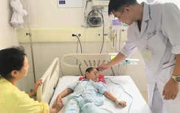 Dùng lá chữa bệnh táo bón, bé trai 4 tuổi ở Quảng Ninh nguy kịch