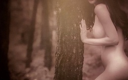 Những bức ảnh gây tranh cãi nhất triển lãm nude "chính thống" đầu tiên ở Hà Nội