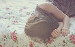 Khởi tố xe ôm chở thiếu nữ đi xin việc vào nhà nghỉ